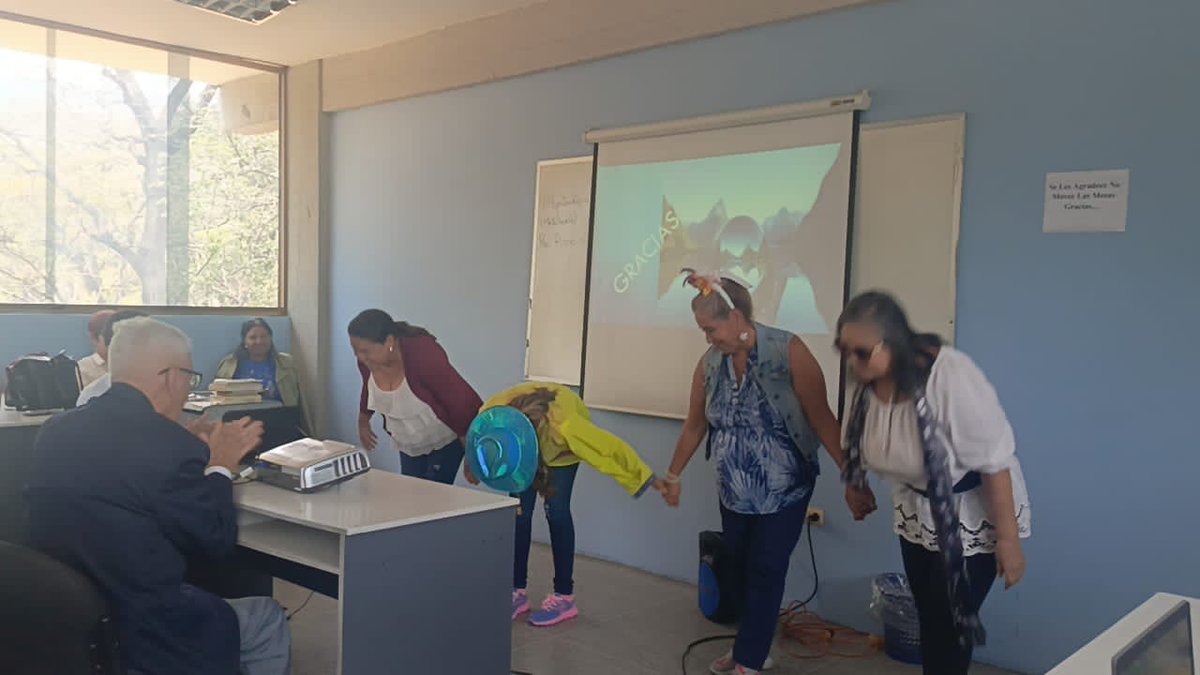 alirianalex's tweet photo. Excelente #teatroconferencia #postdoctoral sobre los "Paradigmas de Investigación y la Relación Tutorial" de la autoría del Dr. Víctor Hermoso (2019) realizada en @upelmaracay! 🇻🇪🎭
@mppeduniv
#Venezuela #16marzo2024 #VenezuelaenEscena #educación #investigación #postdoctorado https://t.co/GGYsy5gjPu