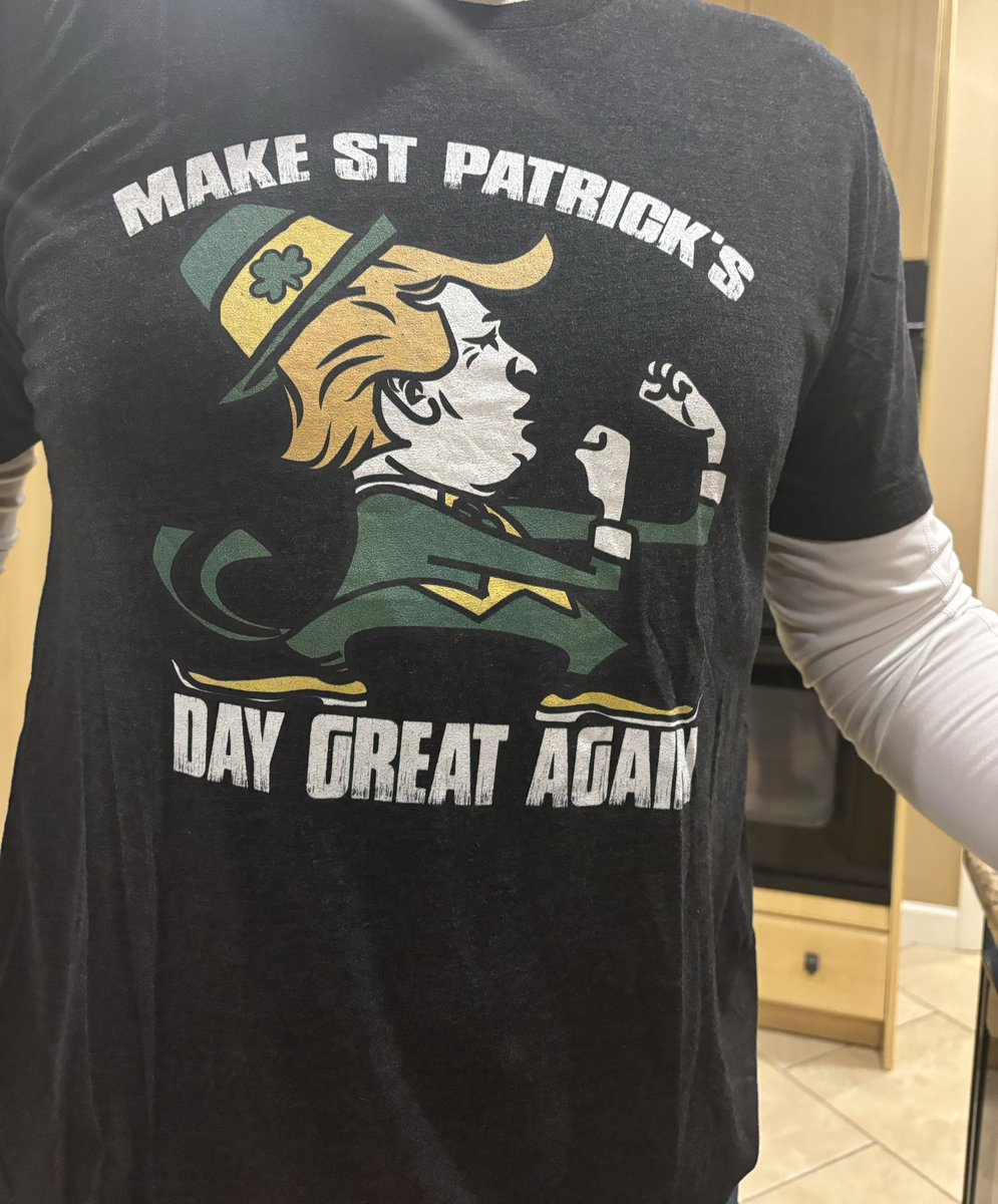 maxandmo's tweet photo. @realDonaldTrump Happy St. Patrick’s Day! #bestshirtever https://t.co/MHAhC0xSxa