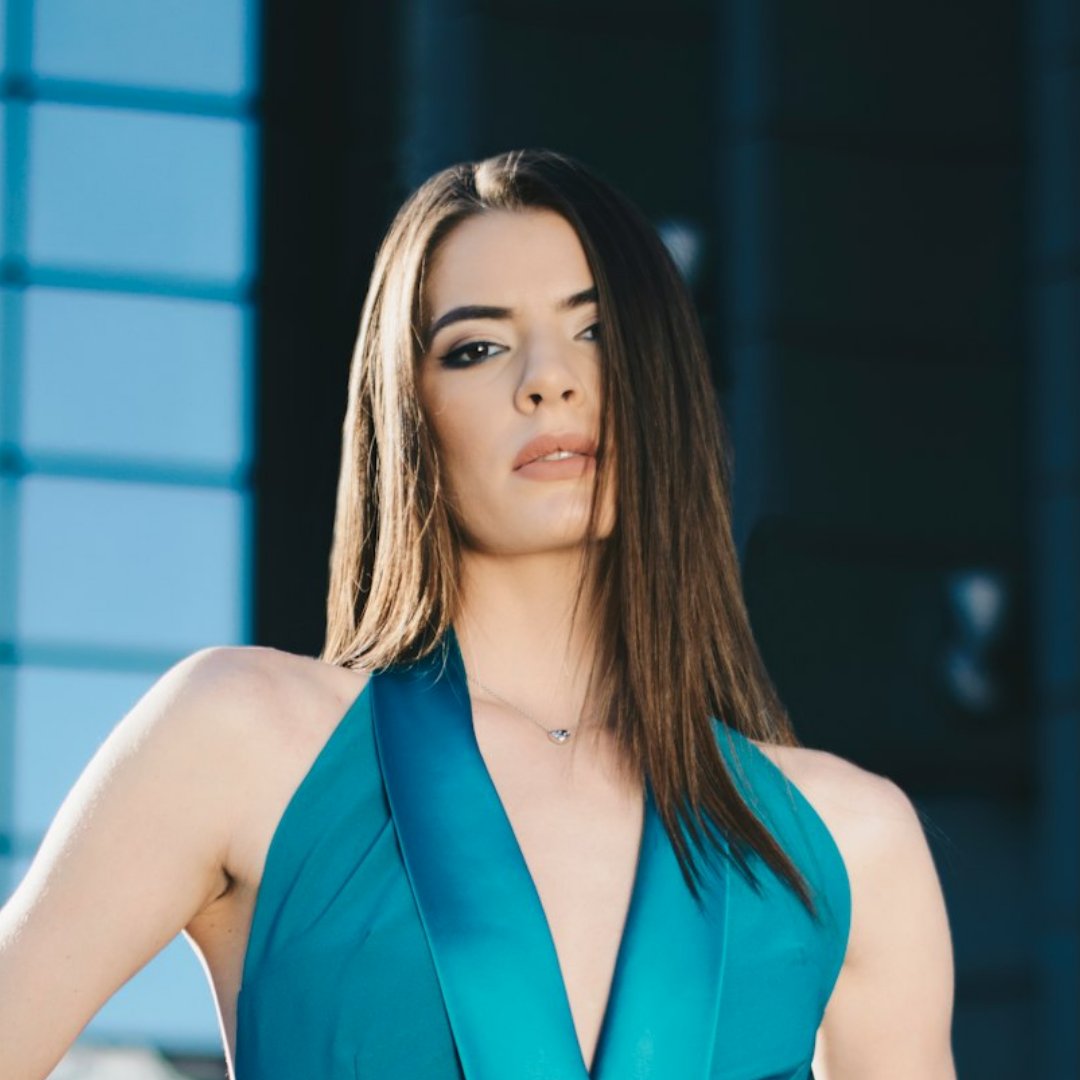 freelance79621's tweet image. Envie de booster votre marque de mode sur les réseaux ? 🚀 Découvrez nos astuces pour optimiser votre présence digitale et engager votre communauté! 👗✨ Partagez vos succès ou posez vos questions en commentaire! 📩 #ModeDigitale #FashionMarketing #StyleInnovation