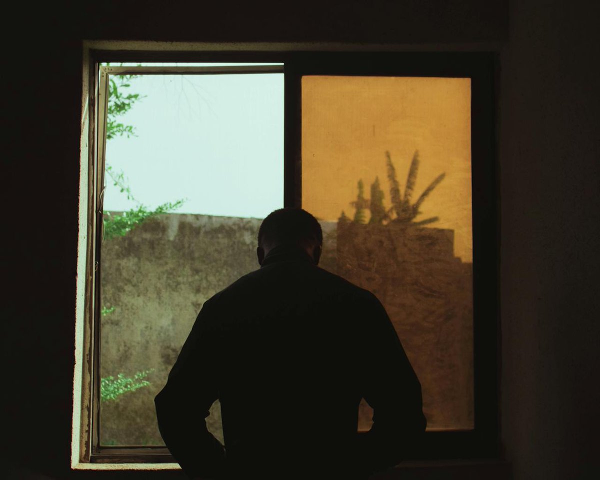 MysteryTribune's tweet photo. The Last Hit - Literary noir short fiction by Jacob Minasian https://t.co/dhc4cvylls #NOIR #crime #amreading #shortstory #fiction #shortstory #shortfiction https://t.co/FK0VH5RzGu
