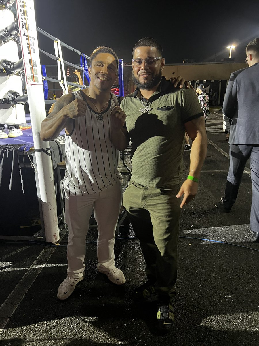 Carlosj04447421's tweet photo. Champ with the champ all love and respect @anthony_foreal #misfits #hypeboxing https://t.co/3YSL0GrEiM