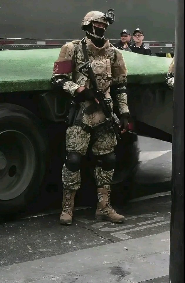 foro_militar's tweet photo. Elemento del Ejército Mexicano portando el nuevo uniforme https://t.co/JzbacIvW4v