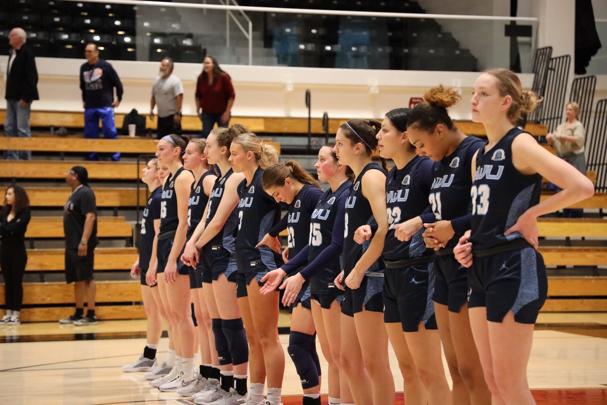 WWUAthletics's tweet photo. W🏀 | Not the finish we dreamed up, but this team gave it their all from the moment they reported in September, until the final whistle in March. We 💙 you @WWUbasketball! https://t.co/mu696nA7hd