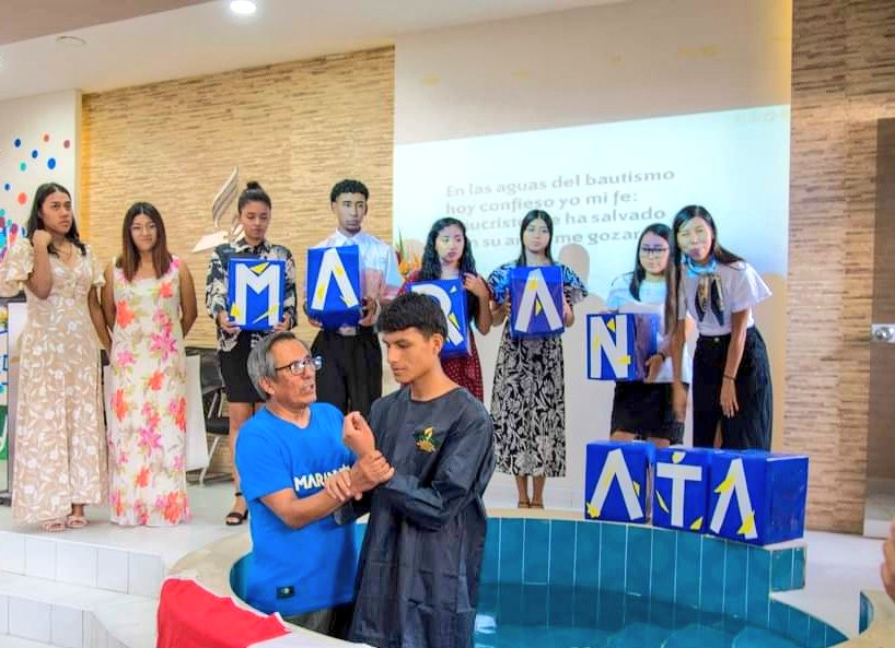 AdventistaMiCOP's tweet photo. ✨¡Hay gozo en el cielo! Jóvenes entregan su vida a Jesús en el marco del #GYD24 #Anuncia en las ciudades que Cristo volverá 🎺 pronto 💙
#DiaMundialJA https://t.co/y0ElPjlD4Z