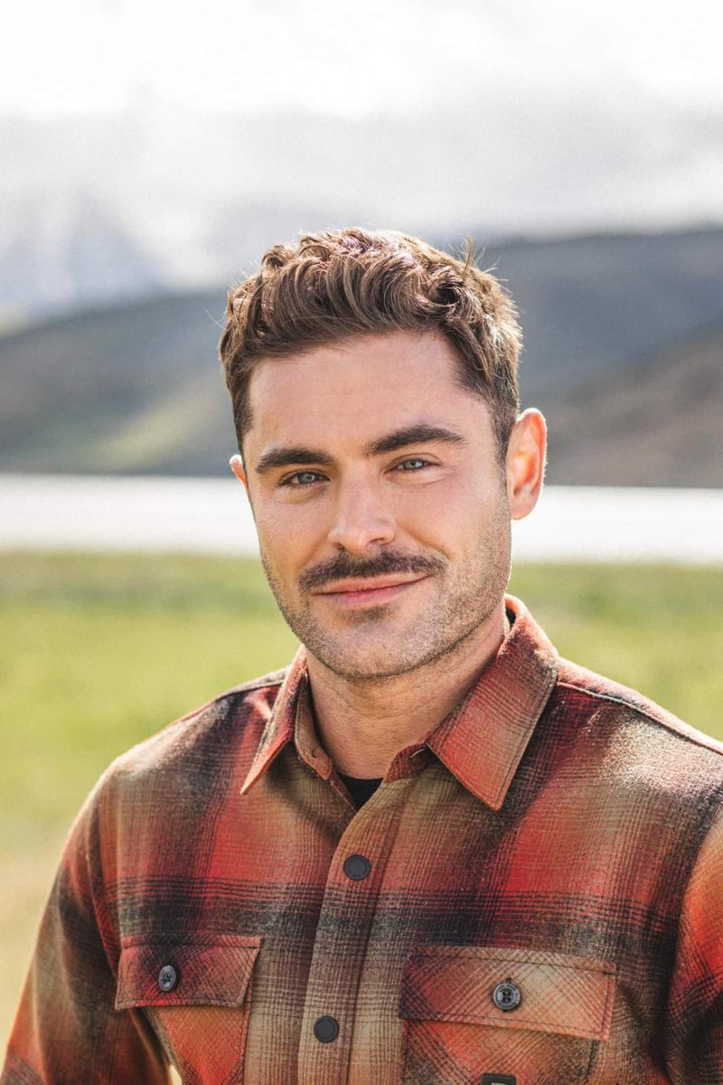 TheWinningAsh's tweet photo. @ZacEfron  out here looking like Gary Johnston from Team America #Americafuckyeah https://t.co/mF4jDlU4V7