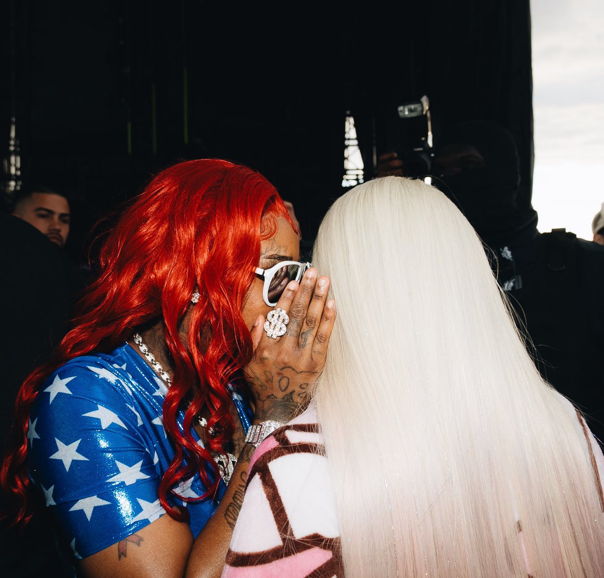 SexyyRed314_'s tweet photo. When u gotta tell yo homegirl da tea https://t.co/RKUQ5FGASK