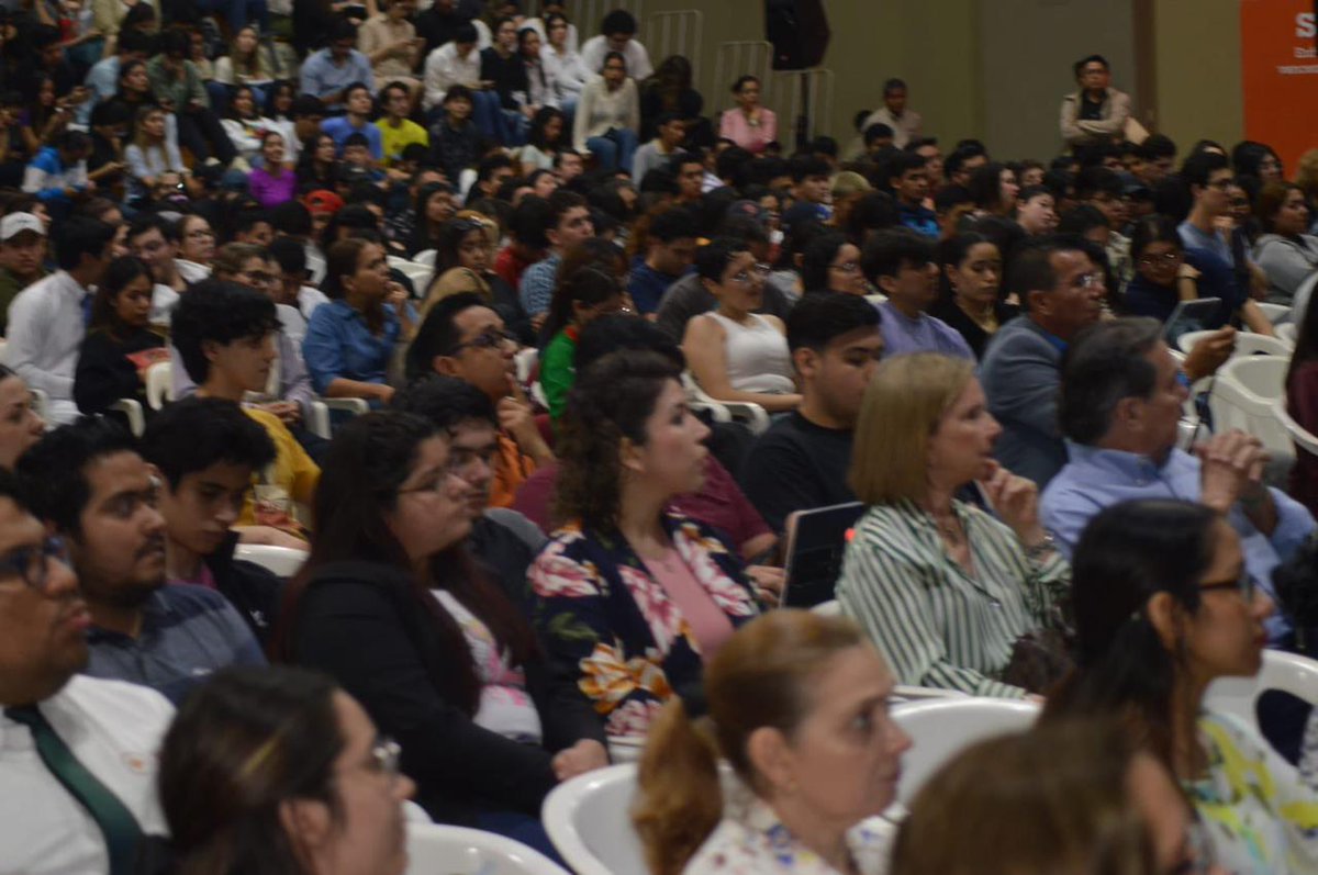 Jlumtzr71Seyer's tweet photo. 📌 EL MÉXICO 🇲🇽 QUE ANHELAMOS, FUE UN ÉXITO TOTAL EN EL SUR DE #TAMAULIPAS‼️
Con una conferencia a las 12 del día para jóvenes universitarios en el @iestanahuac #IEST #Anáhuac y otra mas en la @ExpoTampico con un total promedio de 1500 personas por ambas conferencias.
#Tampico https://t.co/JsBJw3tBXv