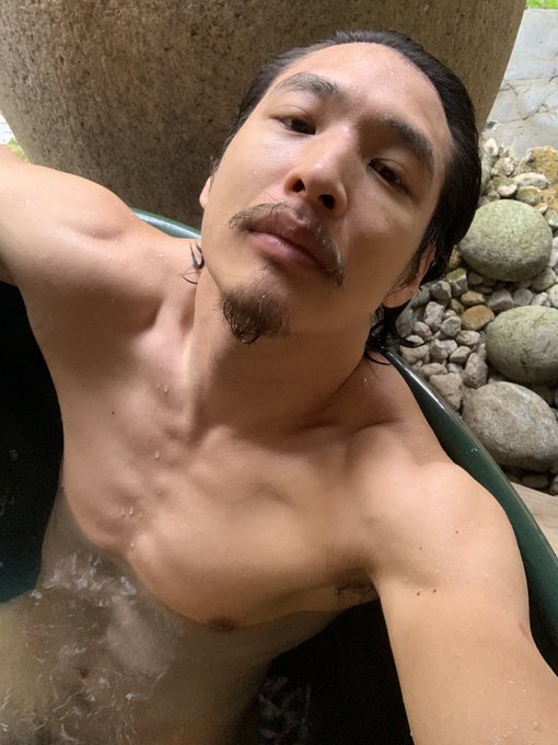 I can&rsquo;t help but feel like @thekiranoir is trying to turn me into some sort of soup https://t.co/FrZ<a class="tags" href="/tag/thekiranoir">@thekiranoir</a>