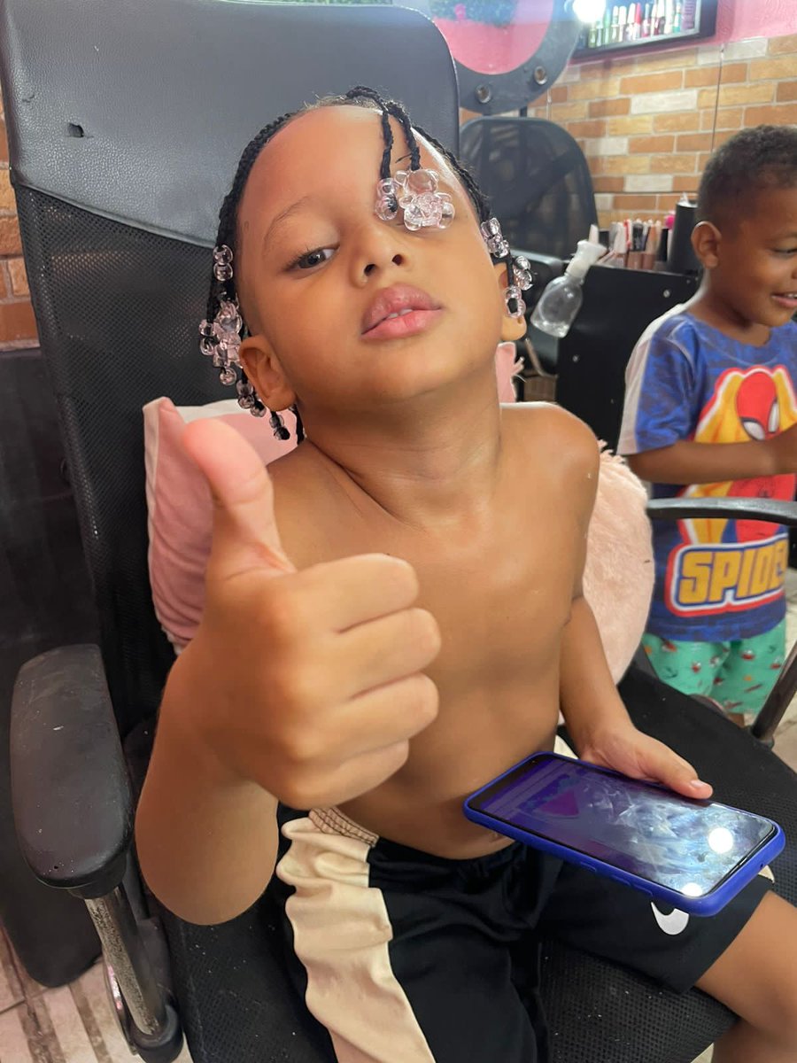 mangaa24's tweet photo. Mini Oruam tá mô ✋😮‍💨💙 https://t.co/CSA4ySGosy