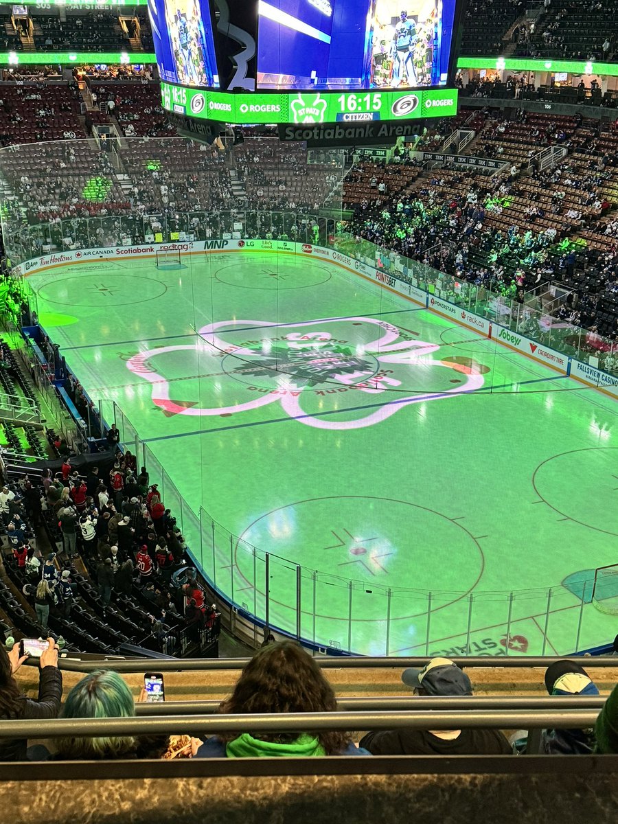 jamullan's tweet image. Date night with my amazing wife!!  Thanks to our great friend @SarahLynne at @MalonesPintHouse for the Molson box seats to watch the St Pats (aka the Leafs).   Happy St. Patrick’s Day ☘️