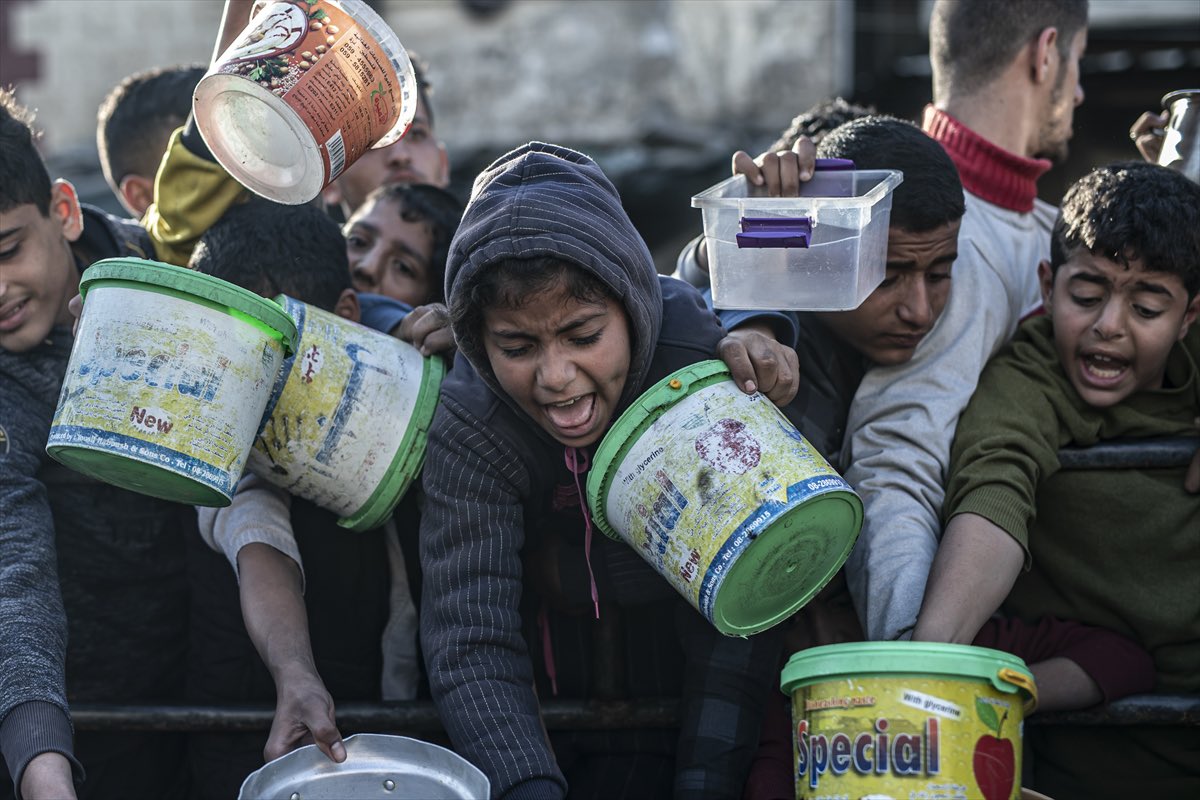 themarginale's tweet photo. Bu çocuklara artık sahip çıkın. #HandsOffRafah https://t.co/eaw51L1Pw9