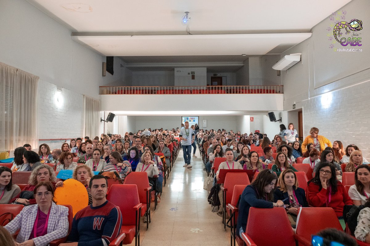 JuanPedro_Ocana's tweet photo. 📸👉🏼 EABEando. 

🗣️ Conclusiones sobre los talleres y reflexiones finales. 

👉 👨🏻‍🍳👩🏼‍🍳 Puesta en común de las Recetas EABEras. 🫒

                 🦎🦎🦎🦎🦎🦎

#DisfrutaElCamino #EABE24 #EABEJaén https://t.co/jP2Kkw71a9