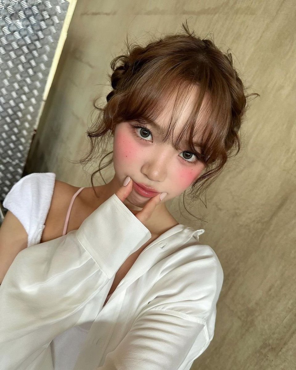 chaewon pics tweet media