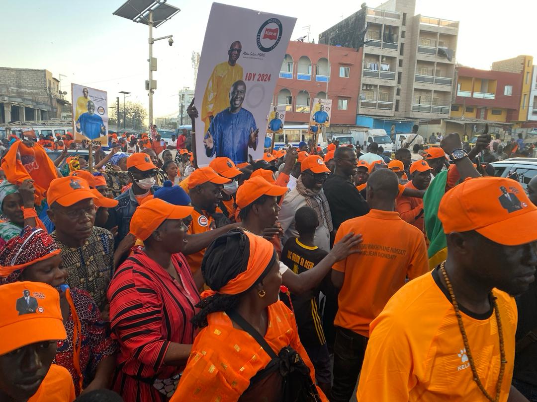 FallCheikhBamba's tweet photo. Mobilisation exceptionnelle 

Guédiawaye déroule le tapis rouge à Idrissa SECK (Officiel) 

En route vers le grand soir.

#COALITIONIDY2024 
#IDY2024 https://t.co/OUr2Rl1TR5