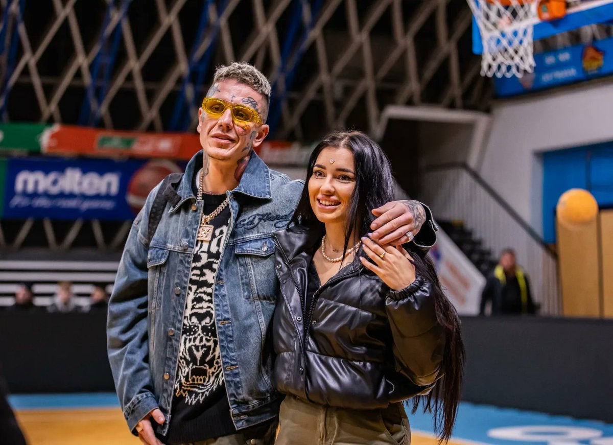 NHOSTRAVA2's tweet photo. Na zápas proti BK Redstone Olomoucko se přišel podívat také ostravský rapper a interpret Sergei Baracuda. Děkujeme za návštěvu a těšíme se zase příště. 🏀🔥#nhostrava #713 #sergeibarracuda https://t.co/zLhaizRUqF