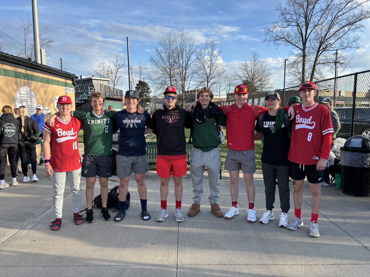 Great to have 8 of our D1 commits in the same place today for a great day of baseball! #legends @peytonjacksonn @JakeSchweitzer8 @J_Mcknight10 @CampbellKyle13 @alexmartin2024 @Jacob_vanover8 @BoeckmannEvan @davis_gunn