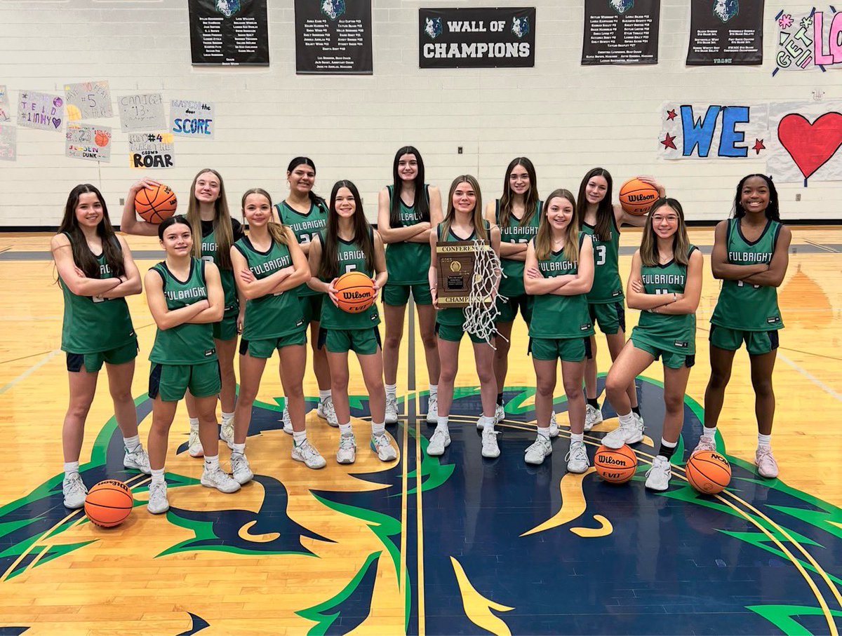 AubreyEiland5's tweet image. Had a great time playing up with 8th grade team this season. So excited to be NWAAC Conference Season Champions! Our team went 17-0! #timberwolfproud @FJHSWolves @BvilleGBB9th @BvilleGirlsBB