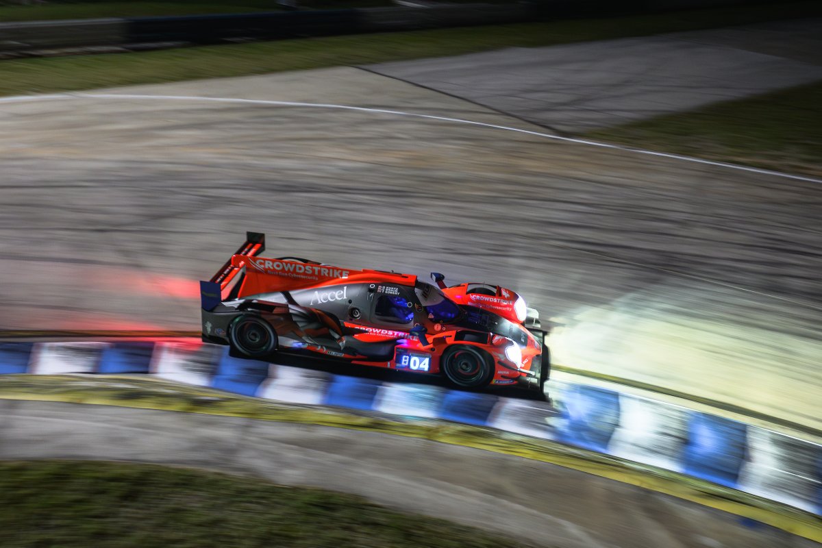 .@CrowdStrikeRcng by @APRacingTeam leapfrogged #22 in the pits and @TobySowery followed that with a superb on-track overtake on the #2, before going off in pursuit of the first-placed #11 🇺🇸 #Sebring12

#APRacingTeam #CrowdStrikeRacing #CrowdStrike #IMSA #Motul #PoweredbyMotul