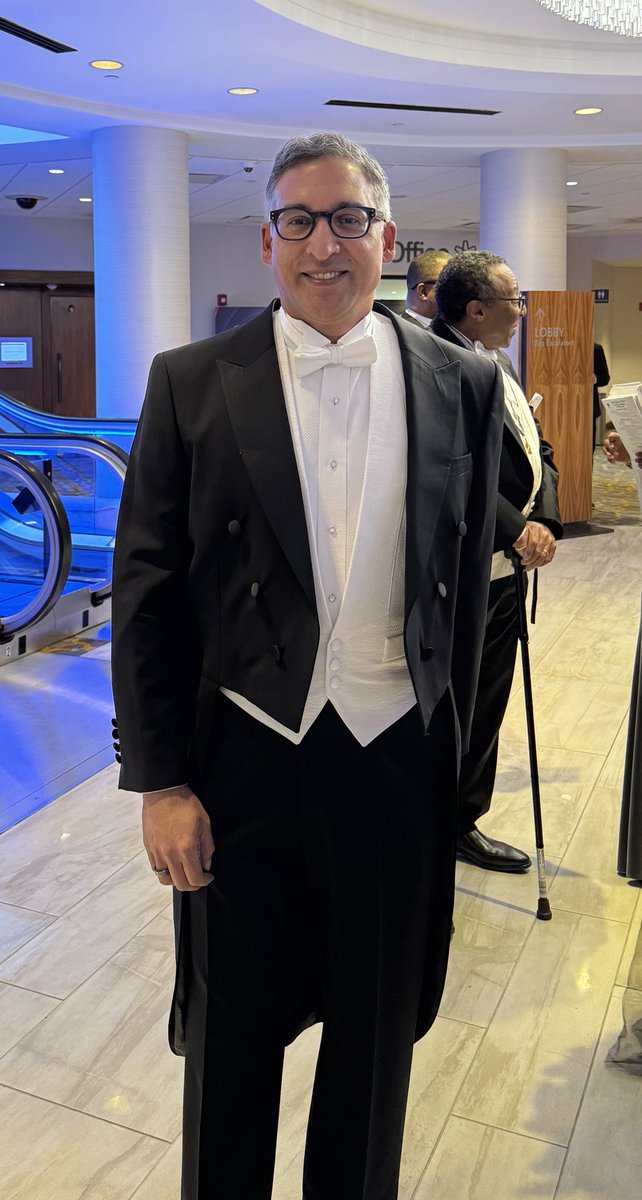 Going to the #Gridiron. Sure hope it’s funny.