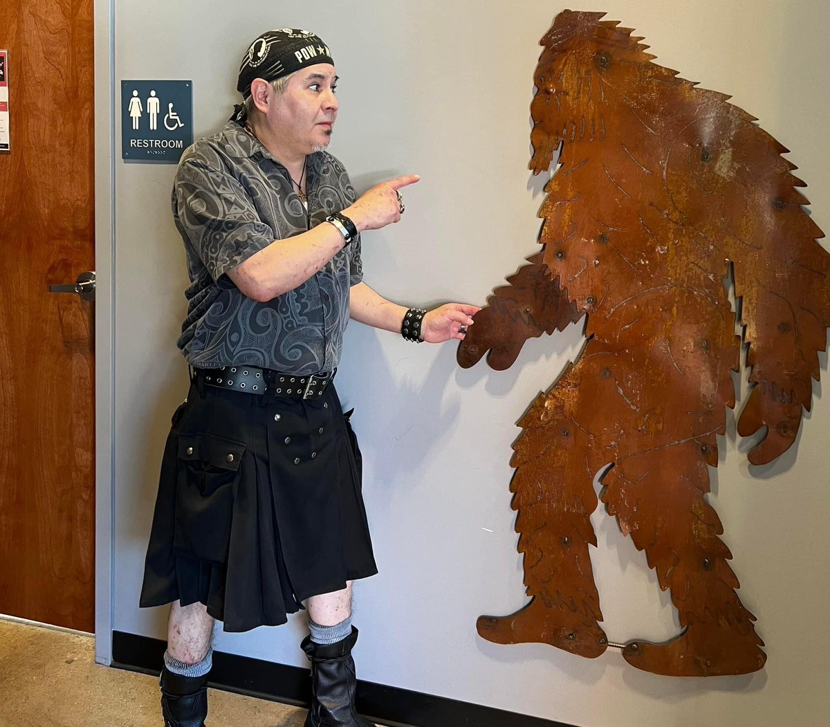 ChasingSpiritsP's tweet photo. We did a thing today. #axethrowing #bigfoot #kilted #weekend https://t.co/fRVPIIYRIS