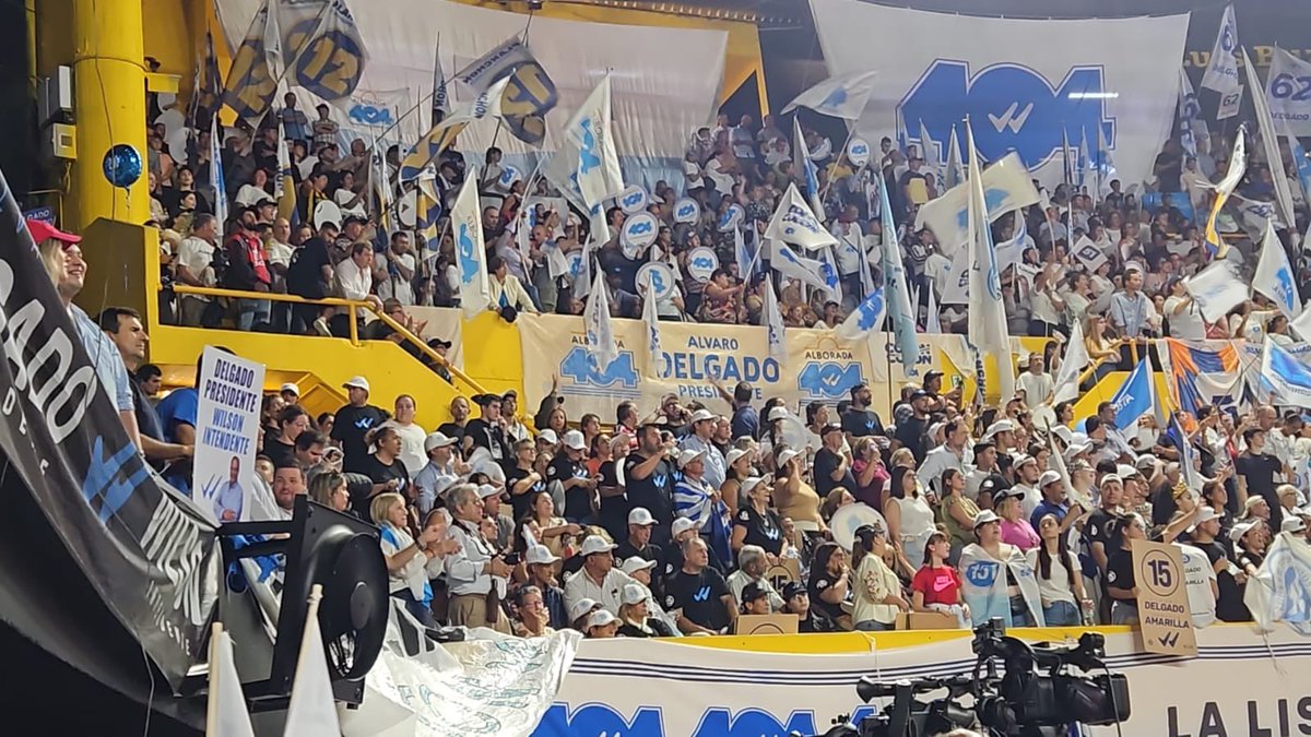 Alborada404's tweet photo. Acto de lanzamiento de @alvarodelgadouy.

¡Largamos oficialmente la campaña! 🙌🏼

#UruguayParaAdelante 🇺🇾💙 https://t.co/W8f9Cvid8B