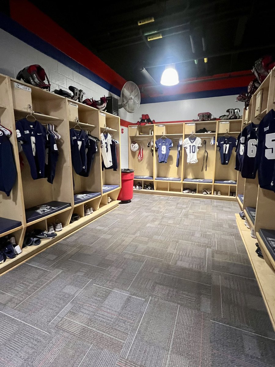 Great visit at @SamfordFootball for Jr. Day. Thank you Boss for the invitation and spending time with my family. Looking forward to seeing you at an @AuburnHighFB Spring practice. Samford has a great campus and football program. @ShawnPbostick @HatchAttack1 @RickyTurner19