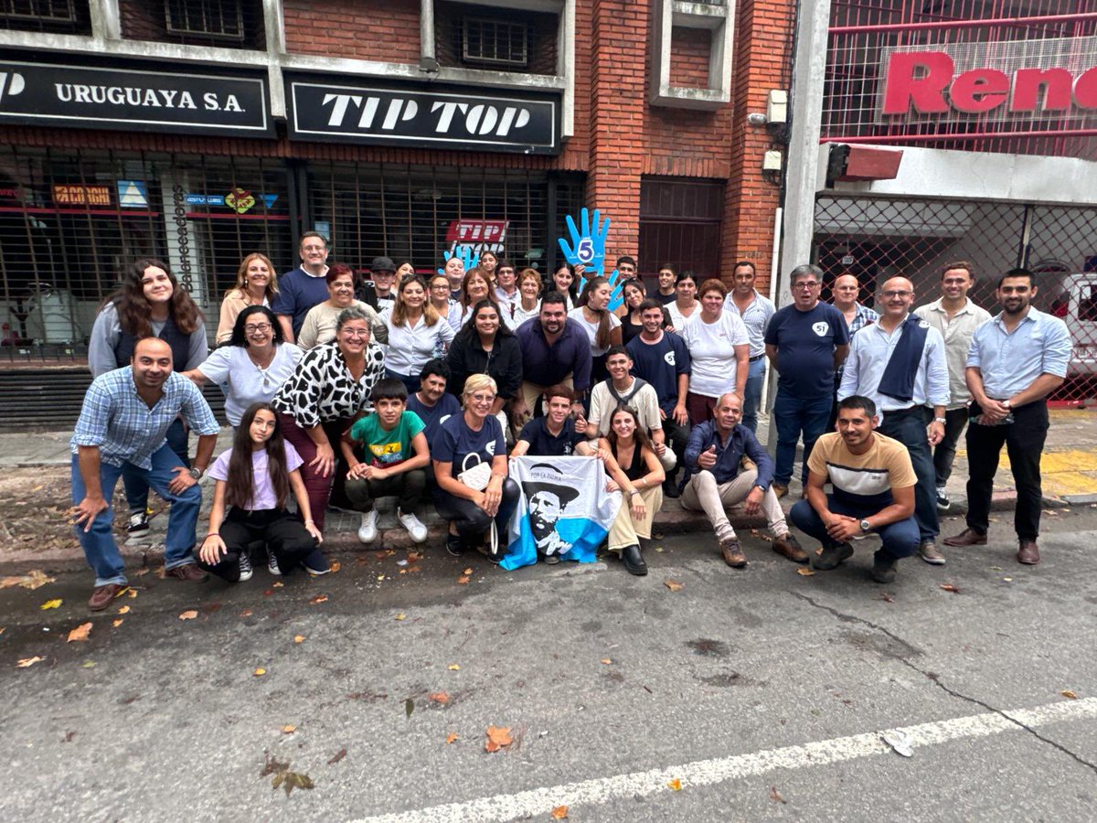 Hoy lanzó @AlvaroDelgadoUy su candidatura a la Presidencia, estamos convencidos que este es el rumbo, Uruguay debe ir PARA ADELANTE! 🇺🇾