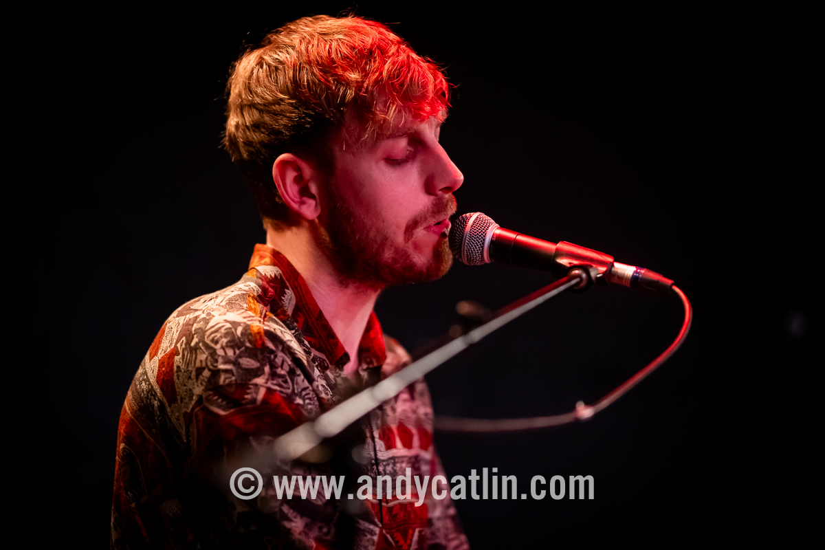 Revived and inspired by tonight's excellent @samleesong + @Finn_Anderson show at @Summerhallery with excellent collaborators @bernardbutler Joshua Green + James Keay. Full photo album > andycatlin.myportfolio.com/sam-lee-finn-a…