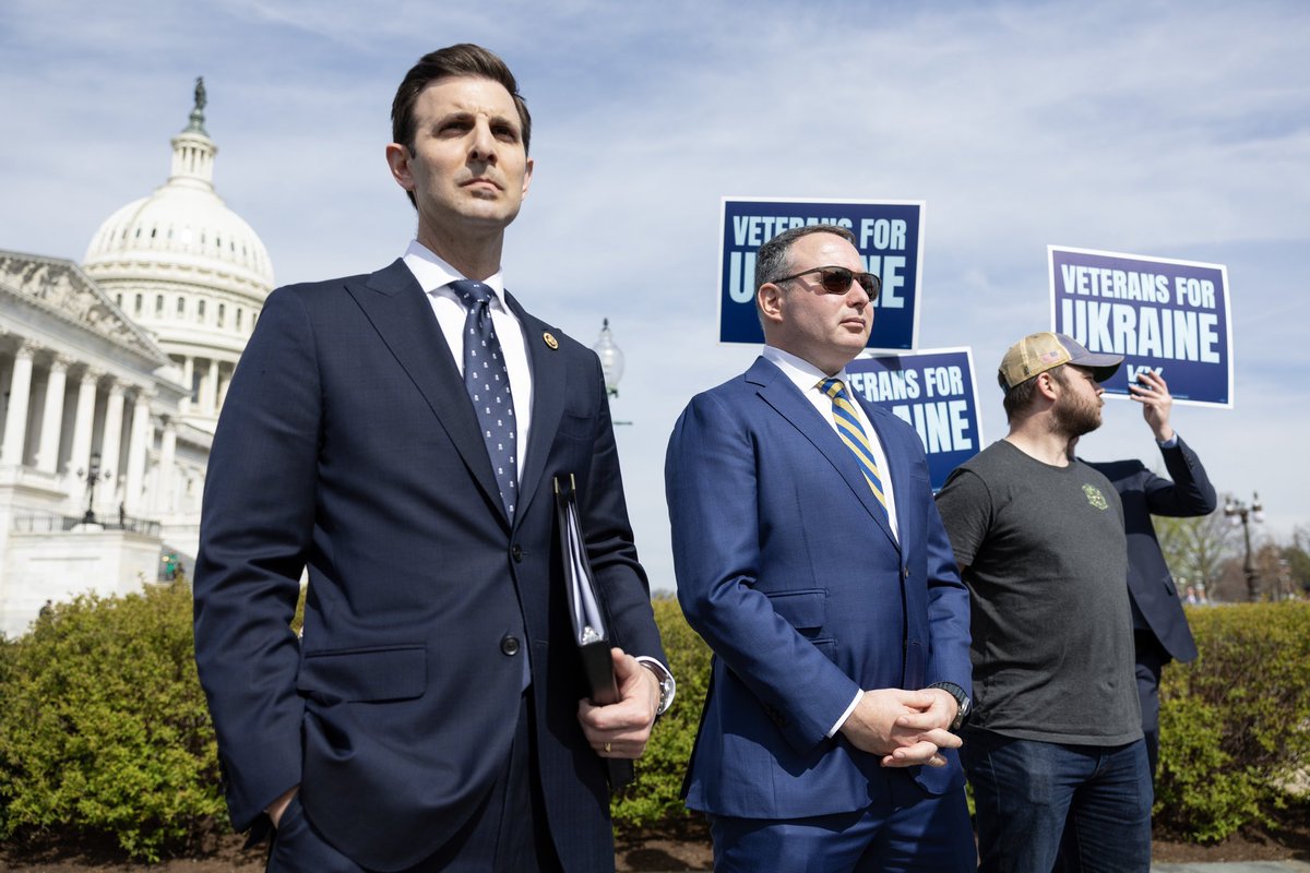RepDeluzio's tweet photo. I joined my fellow veterans in Congress and @VoteVets to push Speaker Johnson to let us do our job and support our friends in Ukraine.

It's the right thing to do for democracy and for our country. https://t.co/9z8d30oFFE