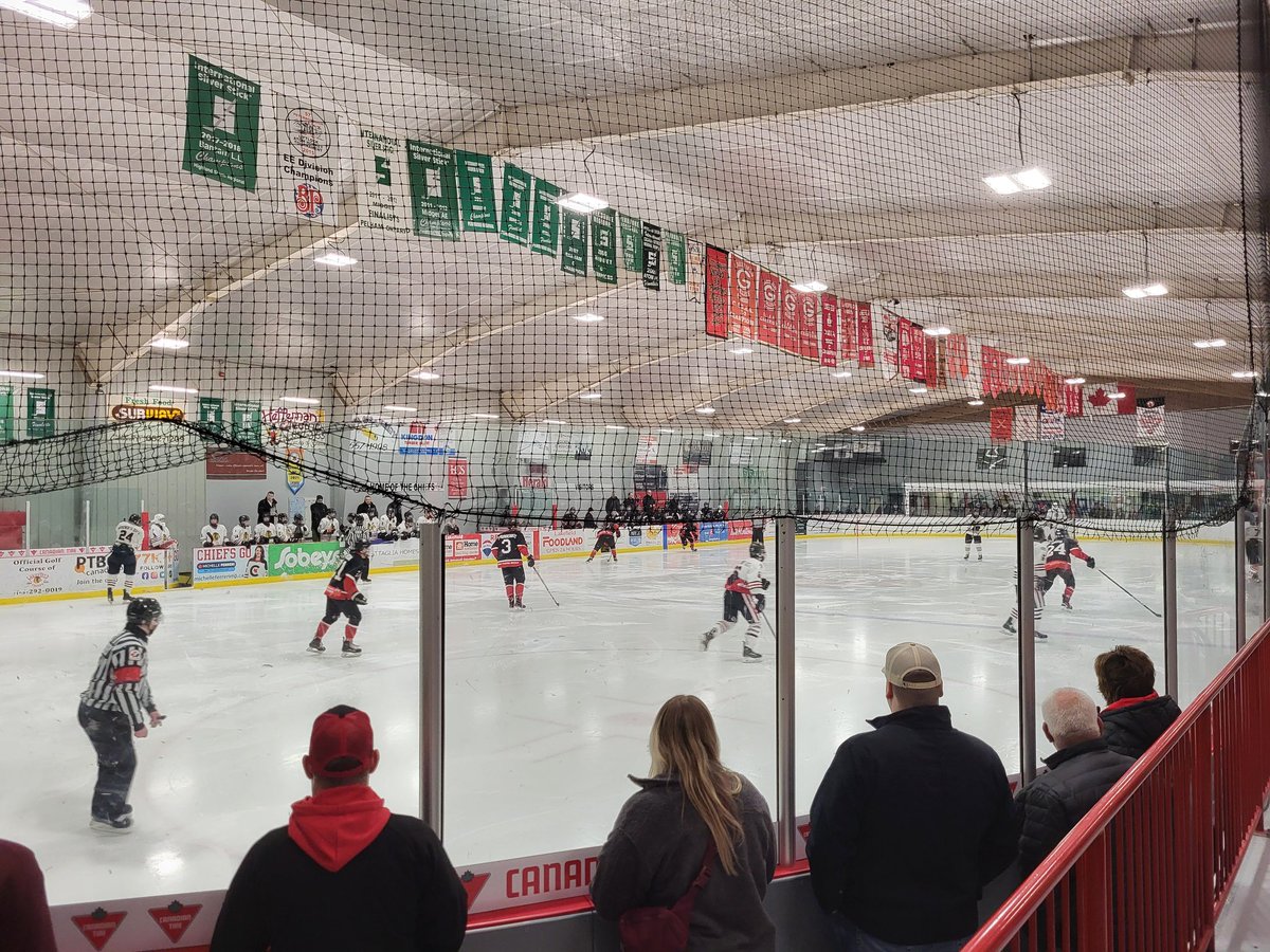 When you're in Lakefield and the Lakefield Chiefs are in the playoffs against the Clarington Eagles, you take a moment to cheer them on and say hi to some of the community, and of course the Chief is cheering for the Chiefs! @PtboPolice @SelwynTownship.