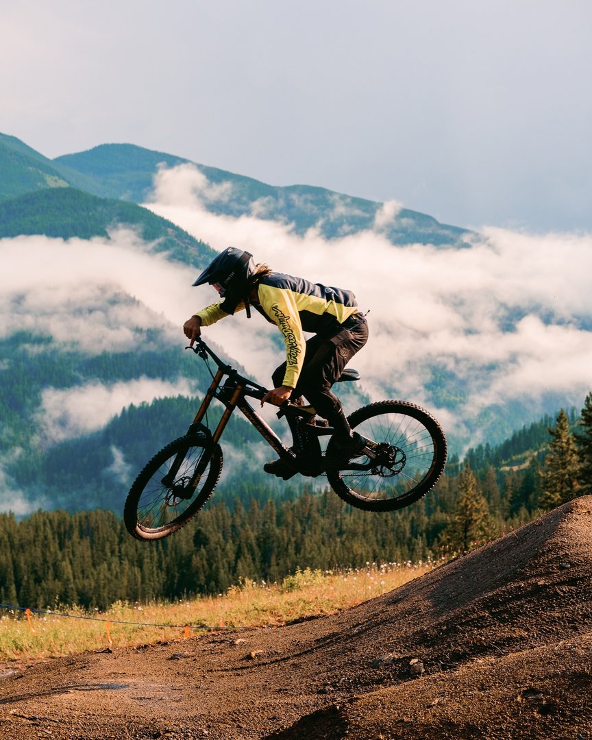 Sunny spring days are here, and so are our Bike Park Season Passes! 🕺Get ready for a summer of sending it in the park and grab your pass during our earlybird sale, on until April 2! Get yours at panoramaresort.com/bike-pass 

📸1️⃣ February 29, 2024
📸2️⃣ June 29, 2023