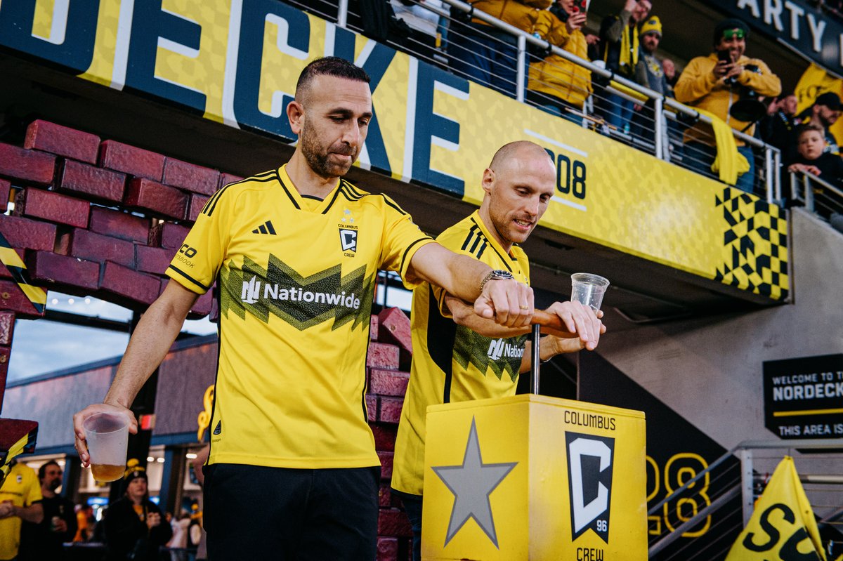 Started things with a bang 💥

To celebrate Josh Williams and ignite tonight’s match, former Crew players Eric Gehrig and Justin Meram are in the house.

<a href="/eGehrig16/">Eric Gehrig</a> ✘ <a href="/JustinMeram/">Justin Meram</a>
