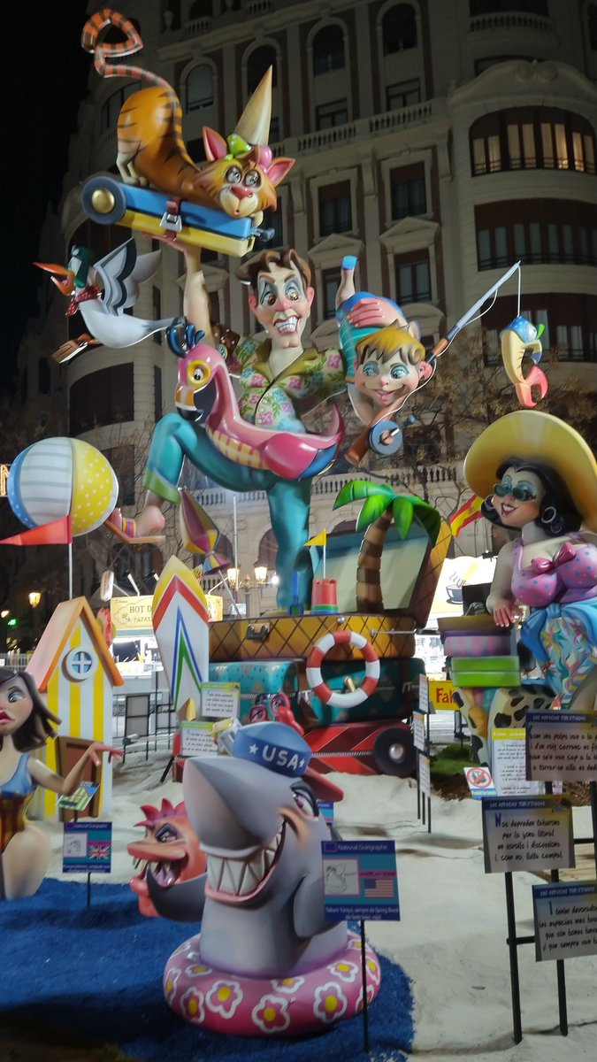 Falla_161's tweet image. Contentíssims pel 1r premi d'enginy i gràcia i 1r premi de la secció 3A de @JCF_Valencia .
Artista: Sergio Musoles
Lema: El turisme és ... un gran invent?