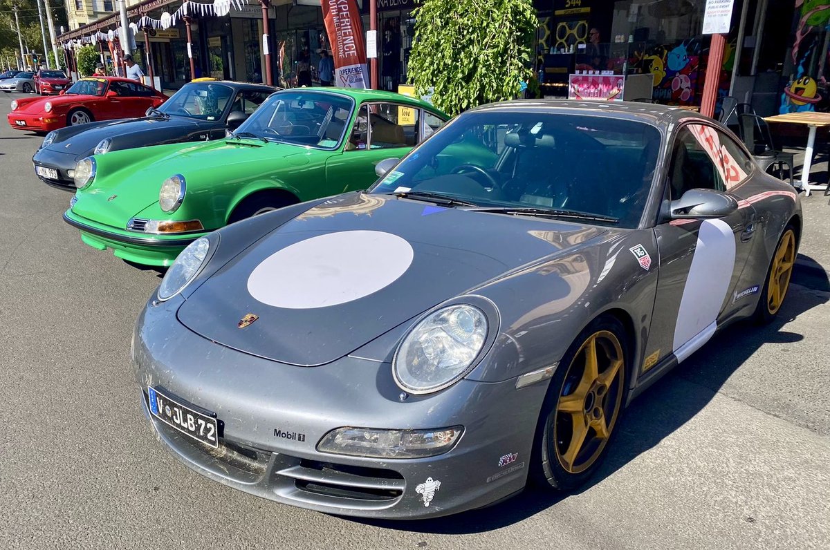 Fast car anyone? #southmelbourne #coffeeandporsche #pedaltothemetal #4onthefloor #3onthetree #sundayfunday