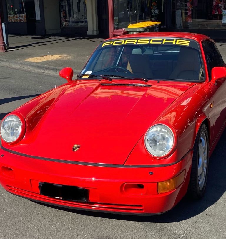 phitchener9's tweet photo. Fast car anyone? #southmelbourne #coffeeandporsche #pedaltothemetal #4onthefloor #3onthetree #sundayfunday https://t.co/YcIlQkjSBN