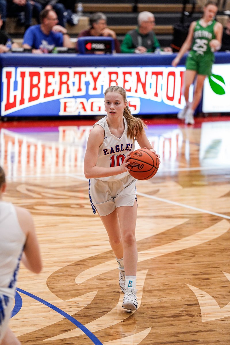 Welcome to the team, long and rangy shooter from Liberty Benton High School @gerkenmegan10! We're excited about her upside 📈 Let's work! @vjhAlways100