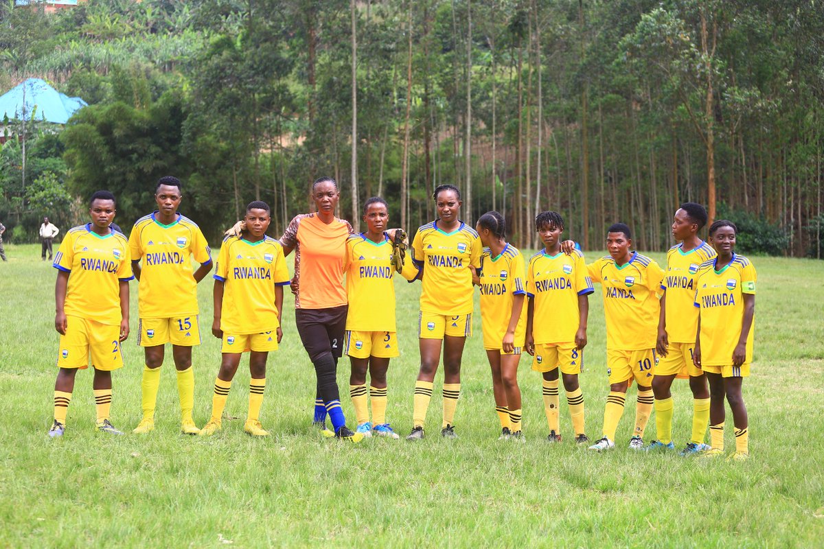 bbkigalifm's tweet photo. 🇷🇼 #WomenFootball

#FWPL |#Matchday 20

FT Freedom 0⃣➖4⃣Rayon Sports WFC

⚽Umuhoza Angélique 18'
Ba
⚽Mukandayisenga Jeannine 34'
⚽Mukeshimana Dorothée 46'
⚽UWIMANA Francine[P] ⚽70'

➖Table

1.Rayon Sports 55pts +77
2. AS Kigali 48pts +59 [-1 match]

#SimplySports https://t.co/zLNopGDxwE