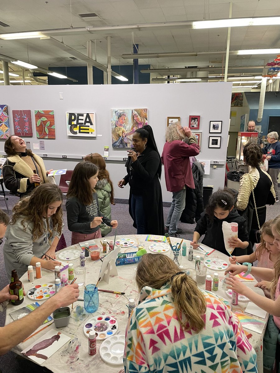 An amazing new experience! 🖼️🖌️🎨😊🙏 A few weeks ago was my first formal painting workshop as an #artist, at an art event with more than 430 people! It was an incredibly fun night, with dozens of local community artists displaying their art in the gallery at @artfulcleveland ,…