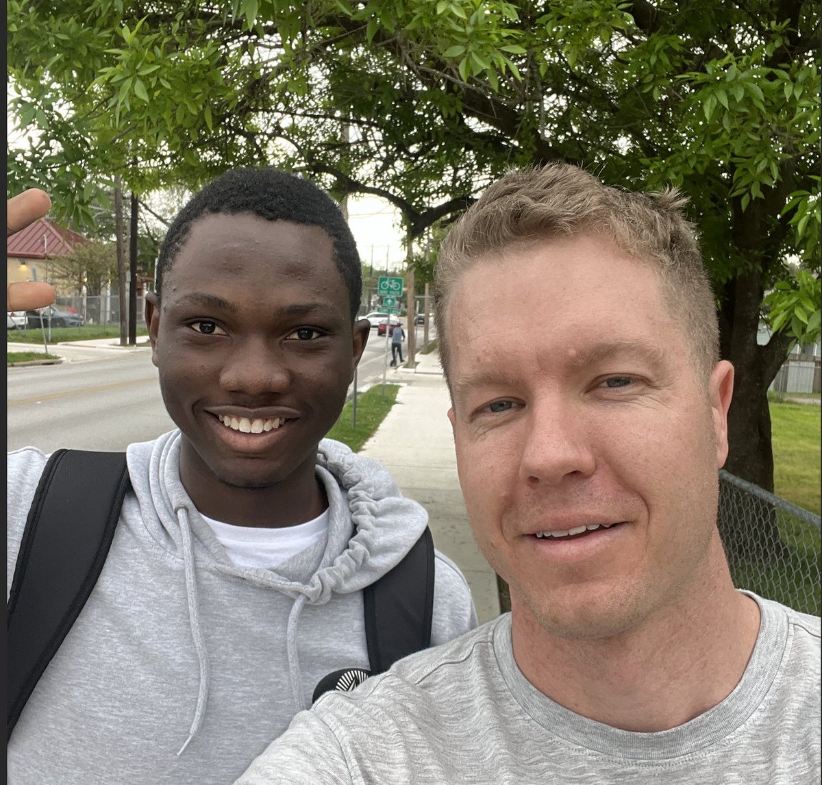 I wanna make this kid famous on tech twitter. Read this post...this is baller stuff. I was on a run and this kid @marvy_101 stopped me. Was on his bike, chased me down, and was out of breath, ha!! He wanted to show me a new app he built. Its called One Click Apply and lets