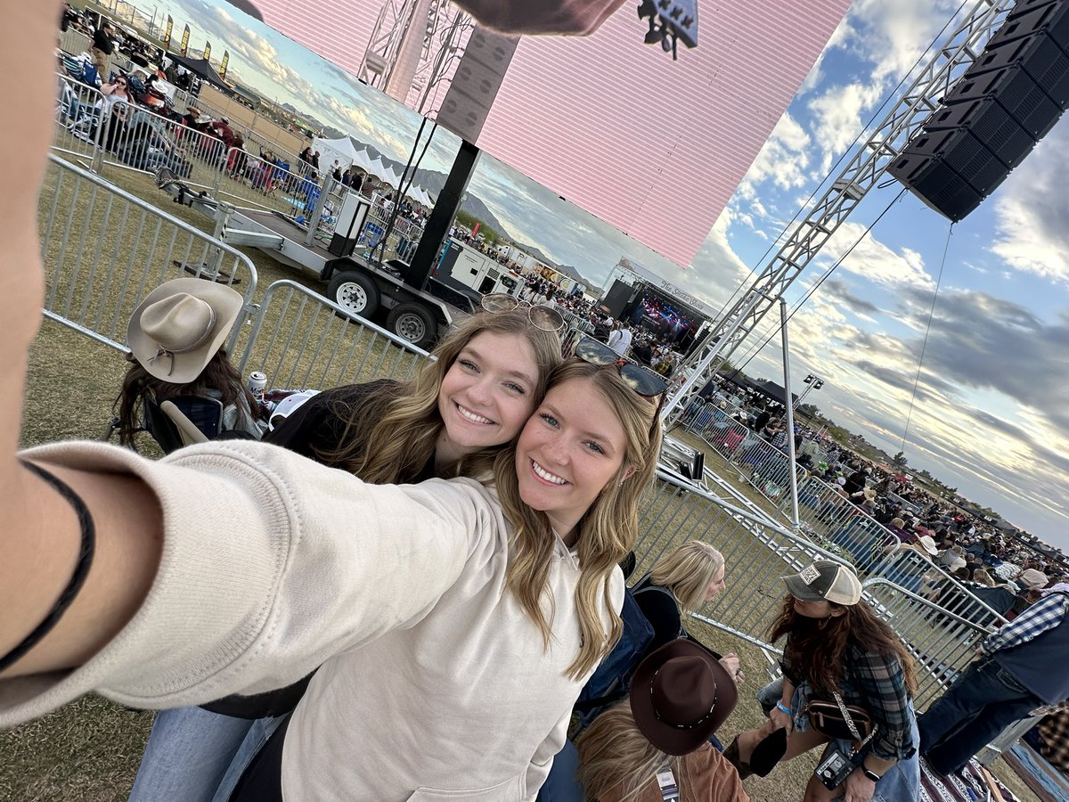 jenna♔ tweet media