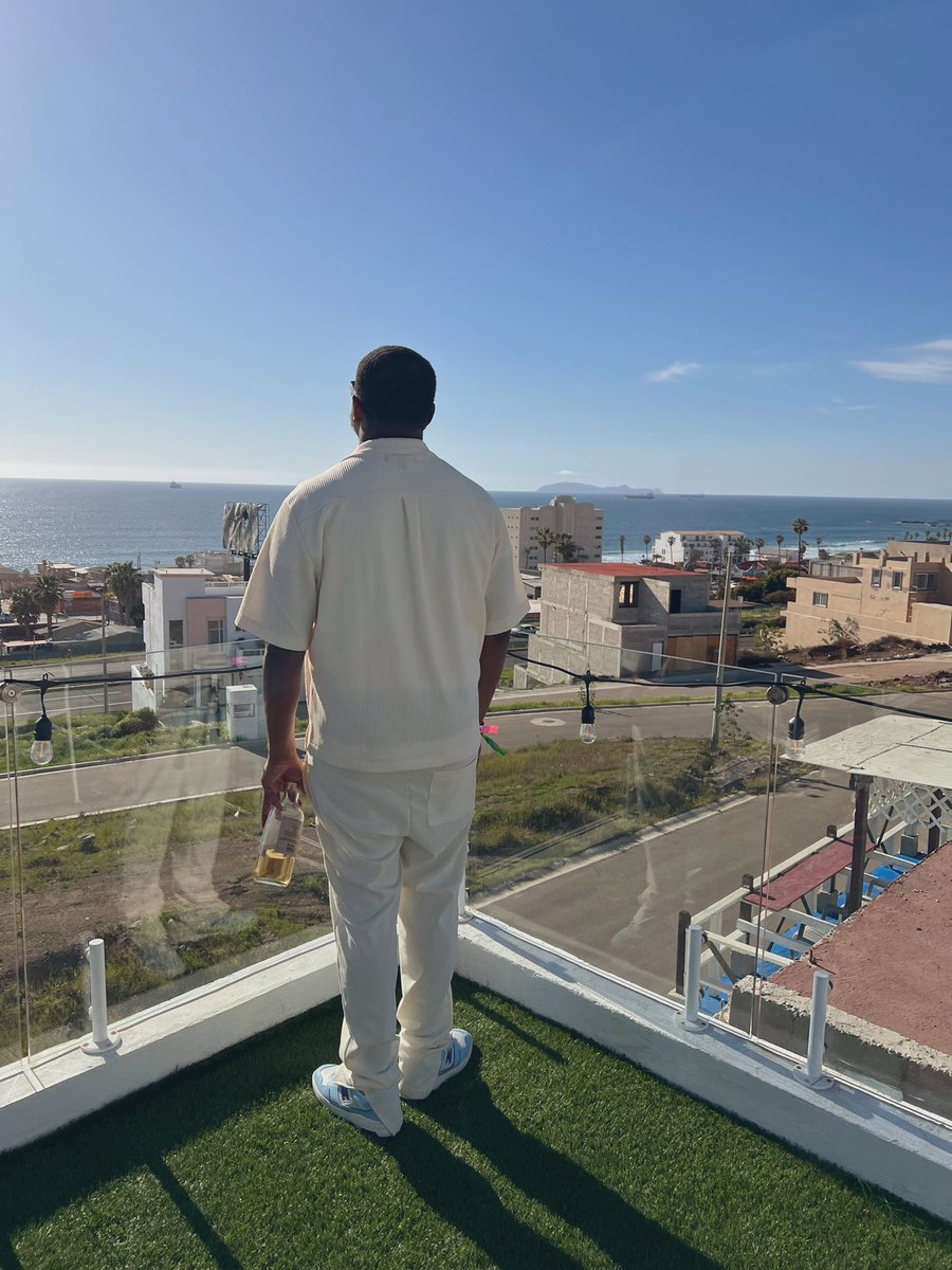 Last chick hatin on me all i can do is pray for her