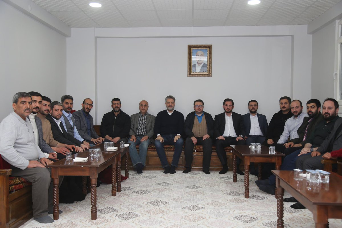 #Sahur’umuzu Ferit Çakmaklı odasında bir grup genç ve dinamik iş adamı/ girişimci kardeşimle yaptık..

#Şanlıurfa'mızın tanıtılması ve hemşehrilerimizin istihdamı konusunda katma değer üreten herkese  teşekkür ederim..

Siz üreteceksiniz biz engellerinizi kaldıracağız..

#31Mart