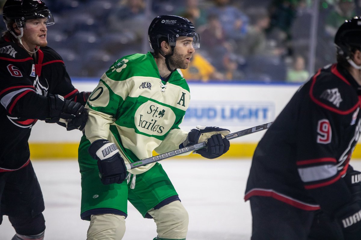 Congratulations to Trevor Cosgrove on reaching the 100th game of his professional career!

#RailersHC