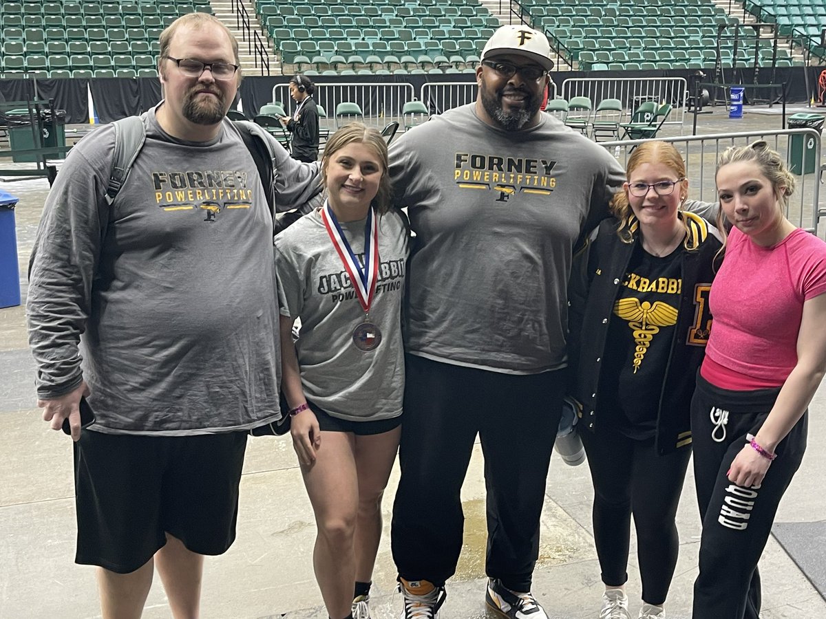 eitel_michelle's tweet photo. Congratulations to our amazing powerlifting coaches and our incredible young ladies on a great season! Beka Seder state qualifier and Caitlin Everett 4th in the State! So proud of all the work you put in! #girlpower #southside @CoachFleen @ForneyAthletics @Nicki_Carroll_ https://t.co/MK22oO5JrP