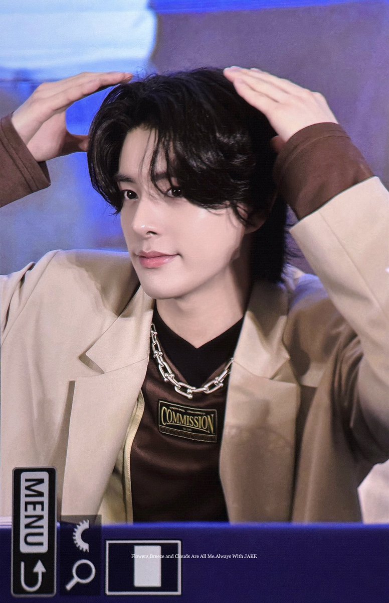 240316 Pre.
🍯
#ENHYPEN_JAKE 
#제이크 #심재윤 #엔하이픈 #JAKE #ENHYPEN #ジェイク
#沈载伦