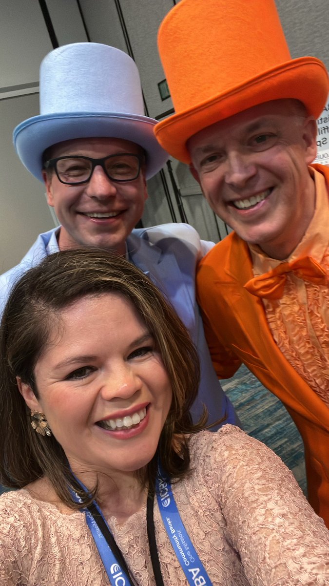 I’m gonna stand with these guys at the bar.. and put out the vibe 😂

<a href="/BradMBolton/">Brad Bolton</a> and <a href="/RobertMFisher/">Robert Fisher</a> made the night!

#ICBALIVE
