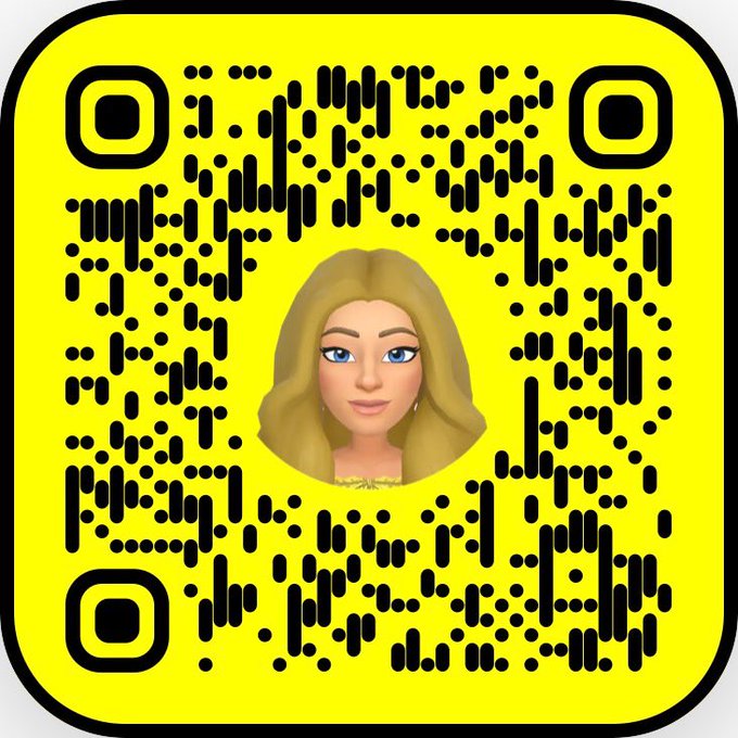 Years later&hellip;I&rsquo;m back on Snapchat! 👻 add me: OliviaAustin34 https://t.co/PbvtPjF32X