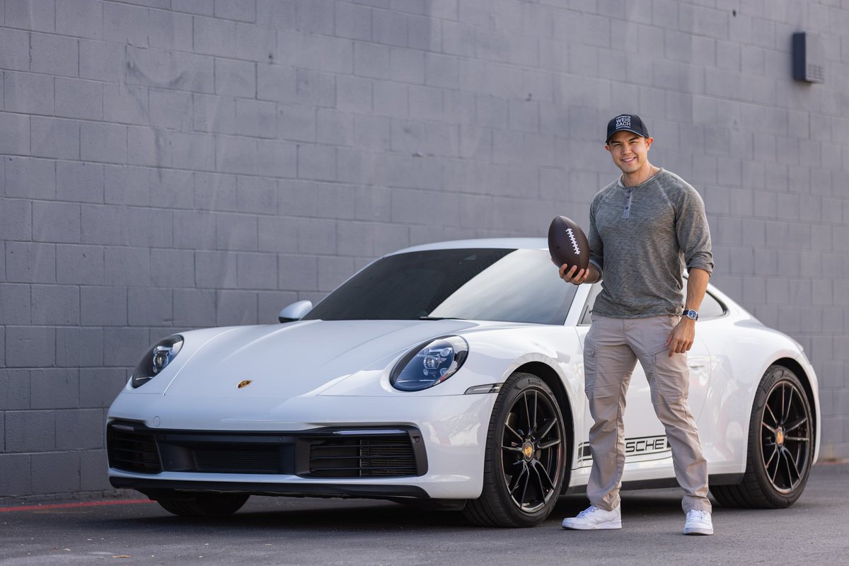 bigstew92's tweet image. @Porsche thanks for the awesome package.

Means more than you guys know.

It’s awesome I get to collaborate with so many manufacturers now and I appreciate every opportunity that comes my way. 🙌🏼🏈 #PorscheUSA