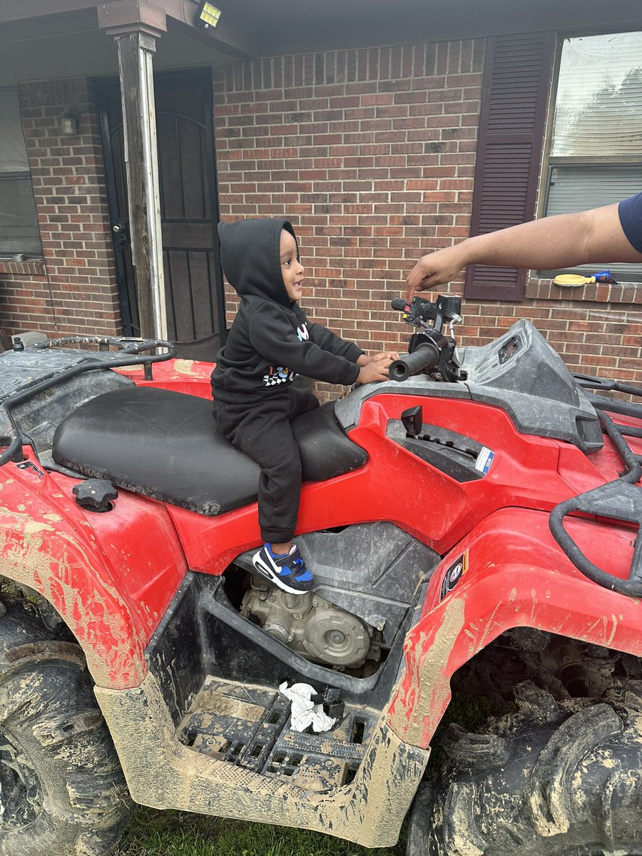theycallme__ky's tweet photo. My baby got out the car and hopped on the 4wheeler #Mississippi https://t.co/rAaUU244UM