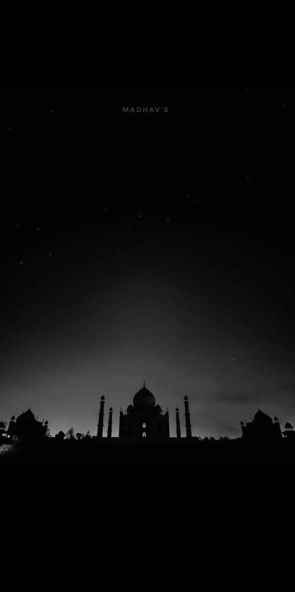 Now this is called Shot.Taj with stars by @SukirtiMadhav Sir !! @incredibleindia @uptourismgov